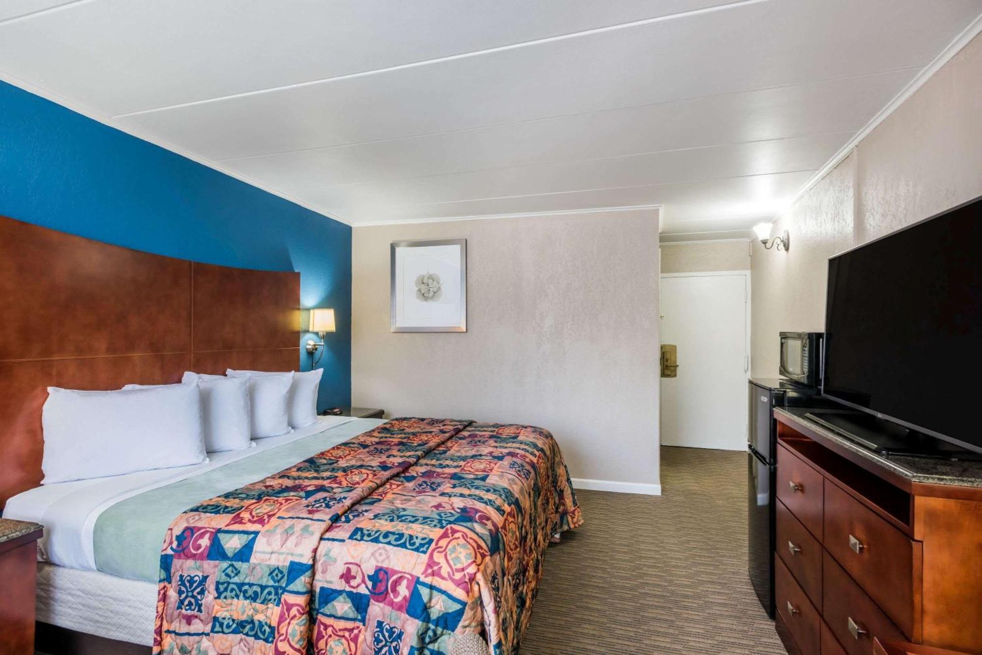 Travelodge By Wyndham Aberdeen Ngoại thất bức ảnh
